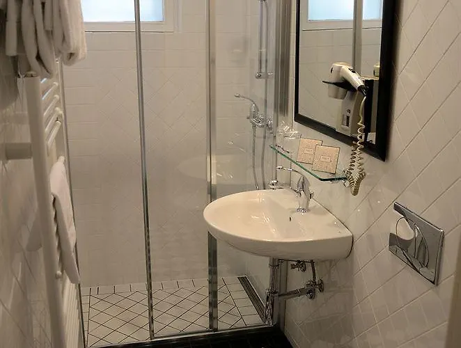 ゲストハウス ペンツィオン プレシェレン